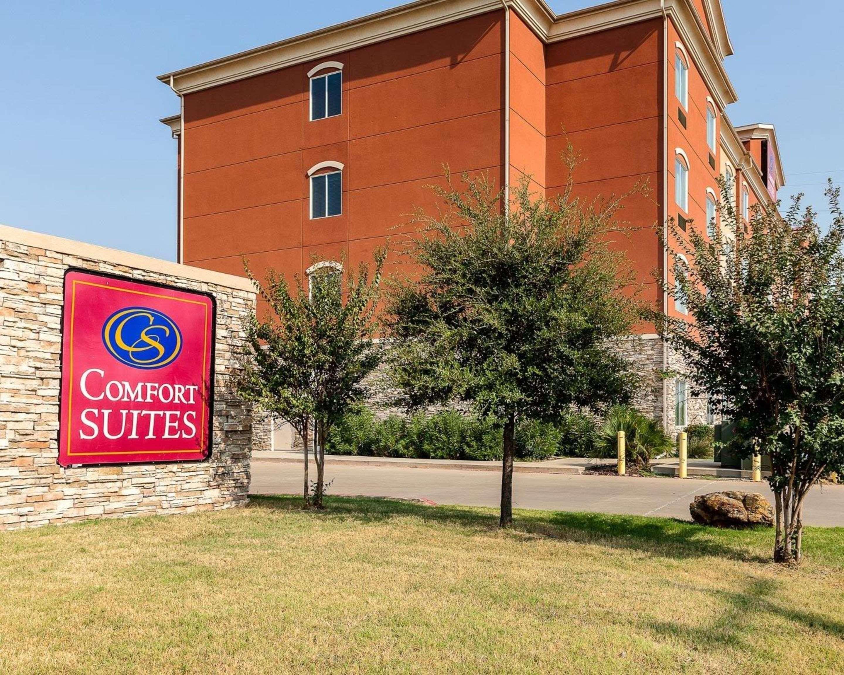 Comfort Suites Plano - Dallas North Exterior photo