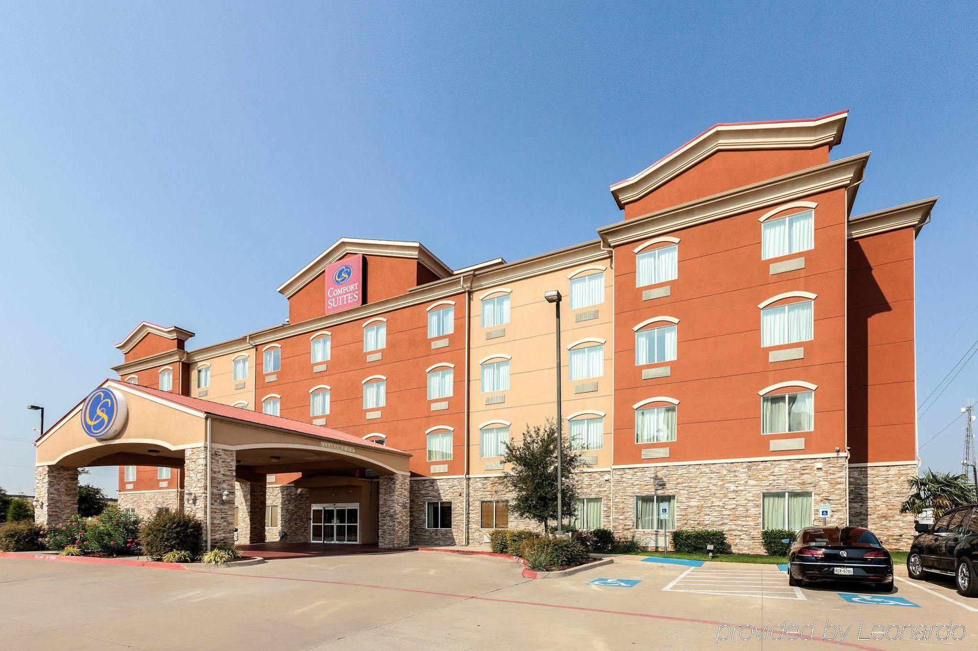 Comfort Suites Plano - Dallas North Exterior photo